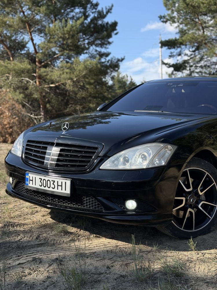 Mersedes Benz s class w221 s550
