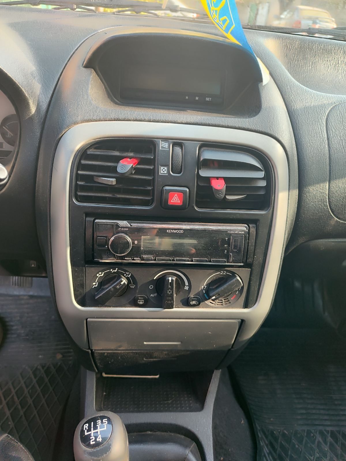 Mitsubishi Carisma ресталінг 2003