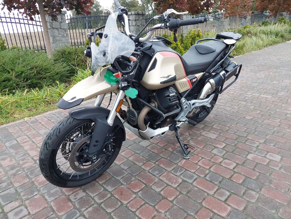Moto Guzzi V85 TT / Travel Pack
