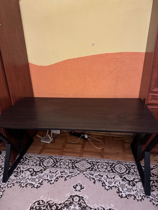 Стіл кухонний, компʼютерний