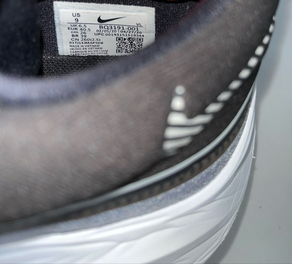 Кросівки Nike Zoom Winflo 6 Shield 40.5 розмір (по стельке 26 см)