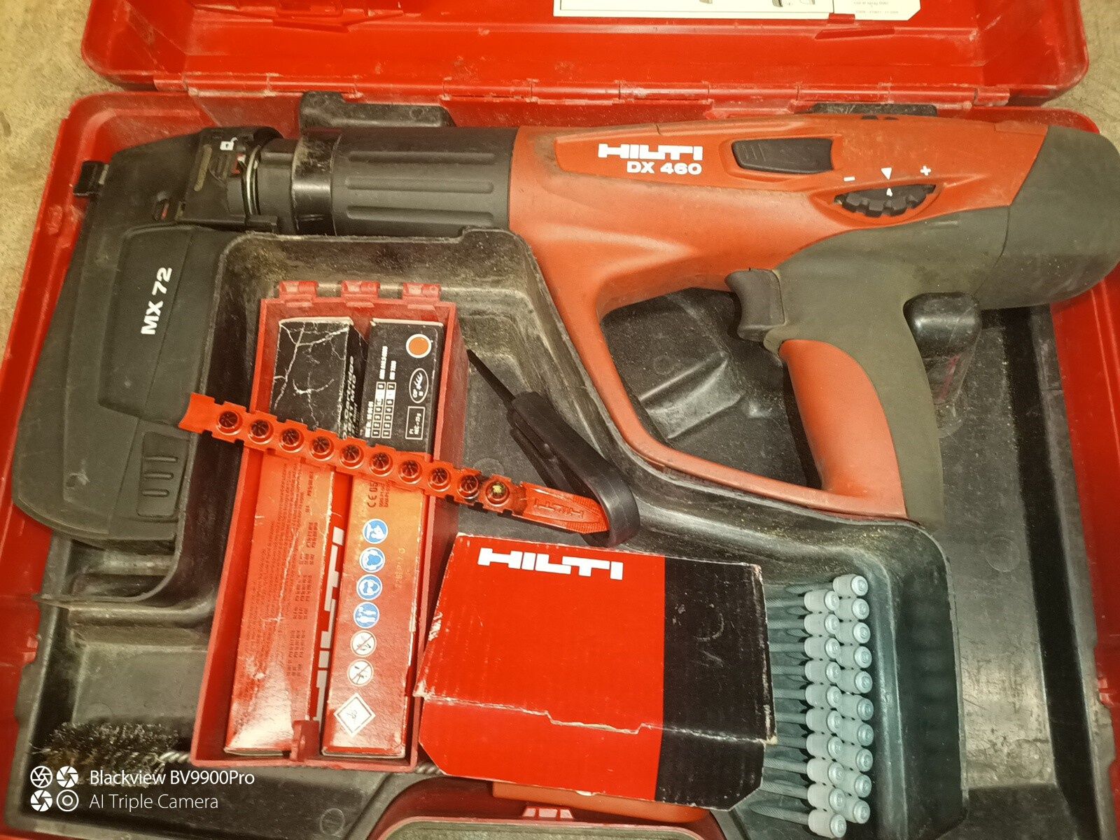 Продам монтажний пістолет Hilti