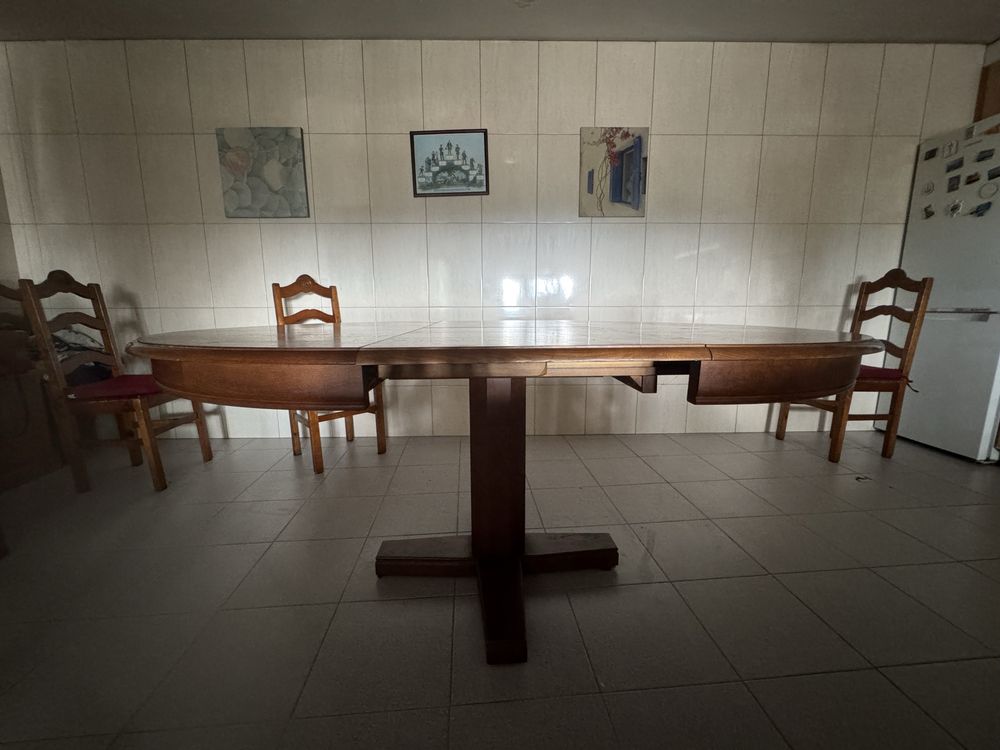 Mesa de cozinha.