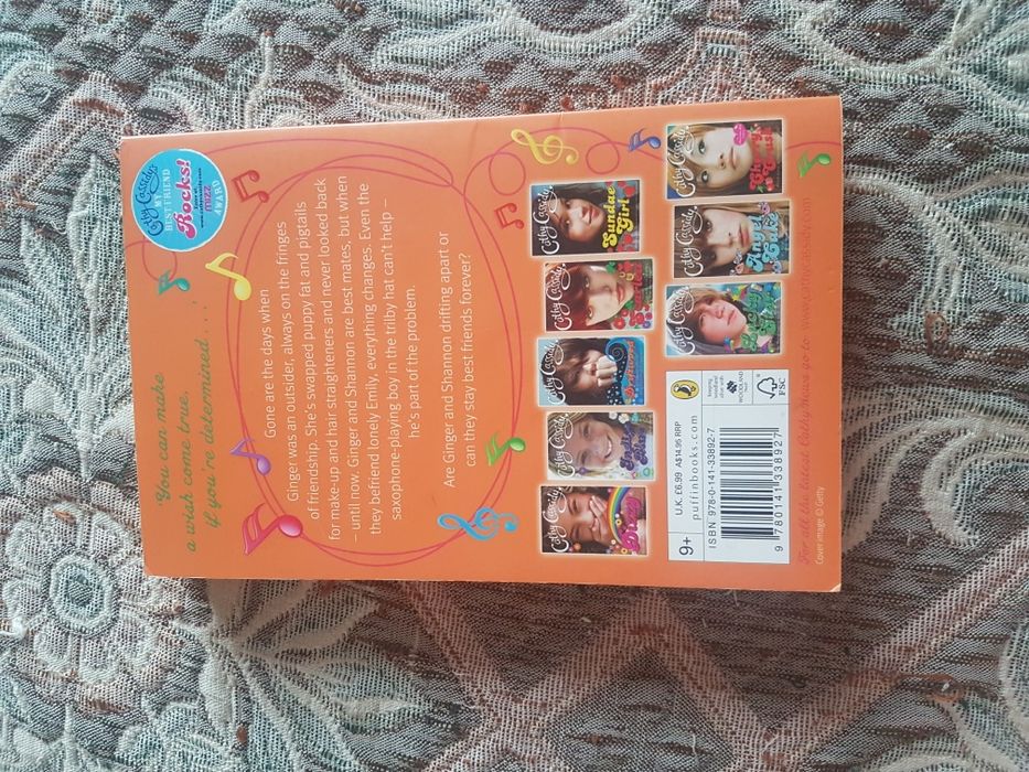 Книжка англійською Ginger Snaps by Cathy Cassidy