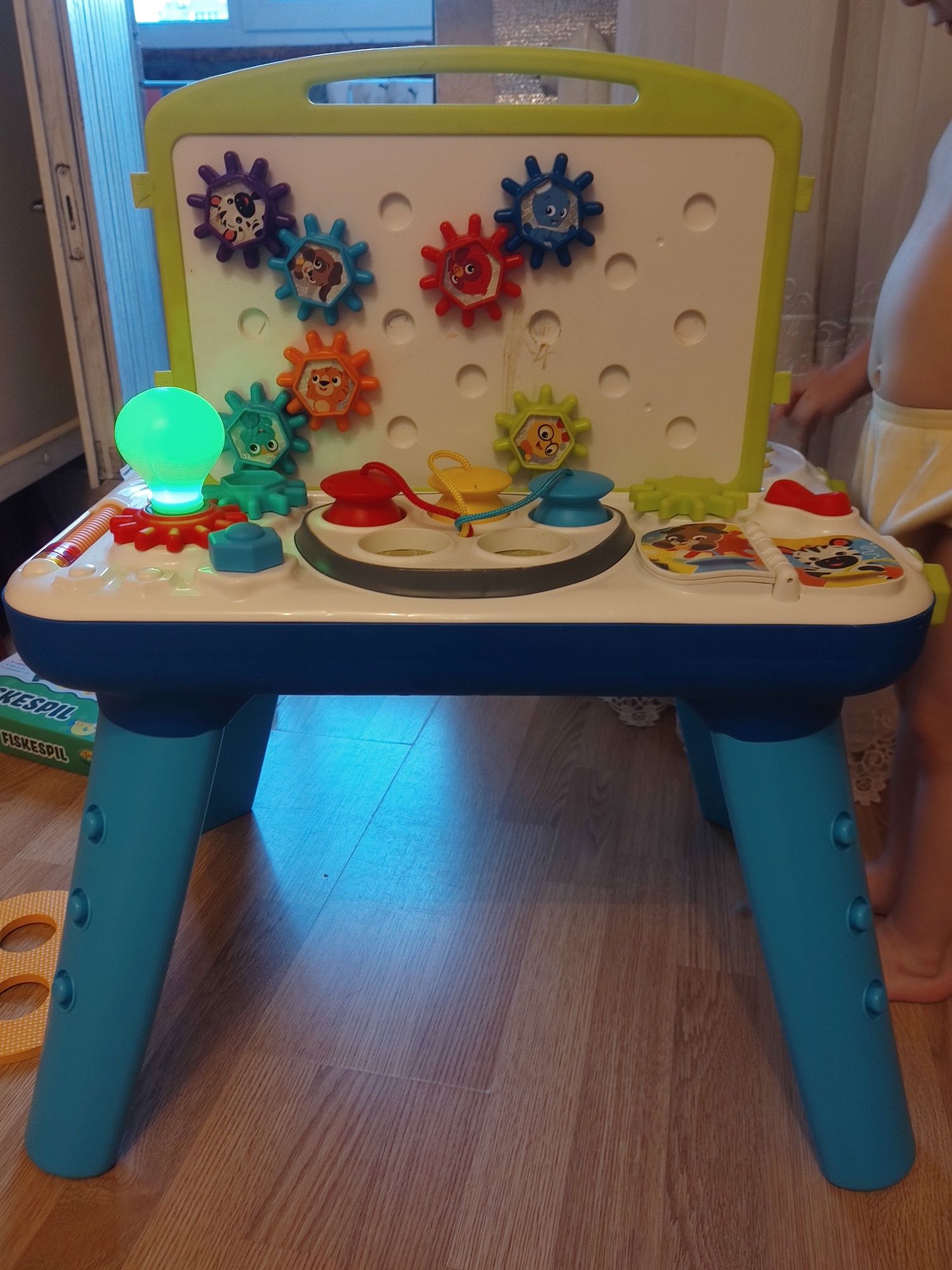 Продам Ігровий центр Baby Einstein Curiosity Table