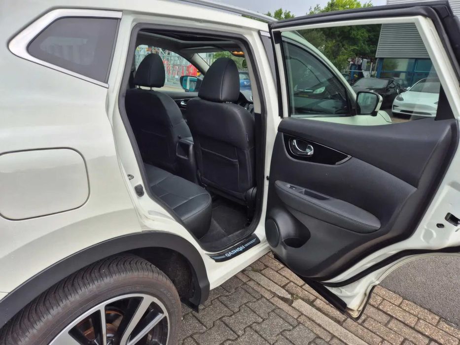 Nissan Qashqai      2015