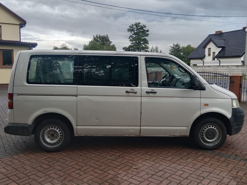 VW TRANSPORTER T5 1.9 TDI 9 osobowy