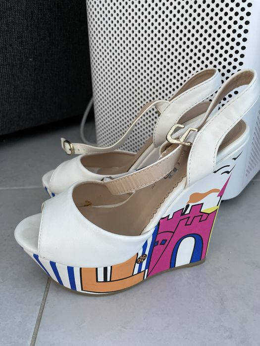 Босоніжки жіночі