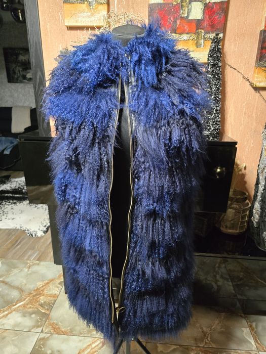 Продам жилетки,шуби хутро лама