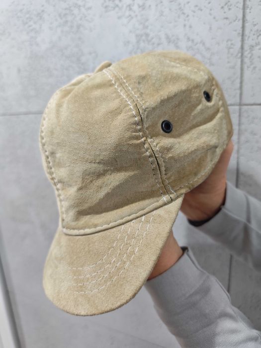 Czapka z daszkiem skóra zamszowa