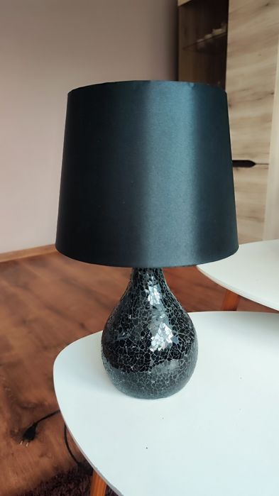 Mała czarna elegancka lampka Glamour tłuczone szkło atłasowy abażur