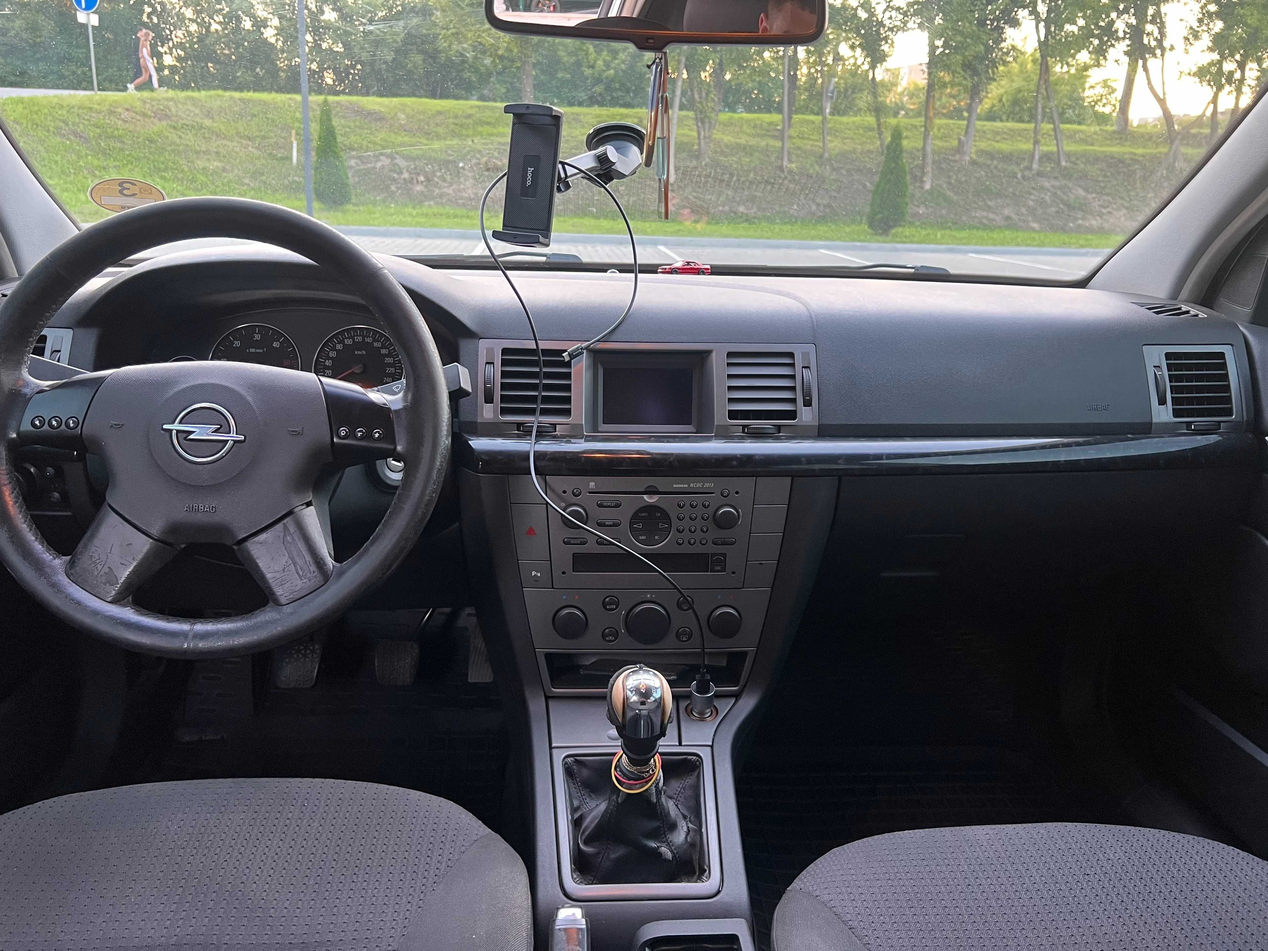 Продам Opel signum