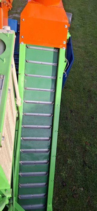 Sprzedam Kombajn porzeczkowy KPS-5
100% hydrauliczny