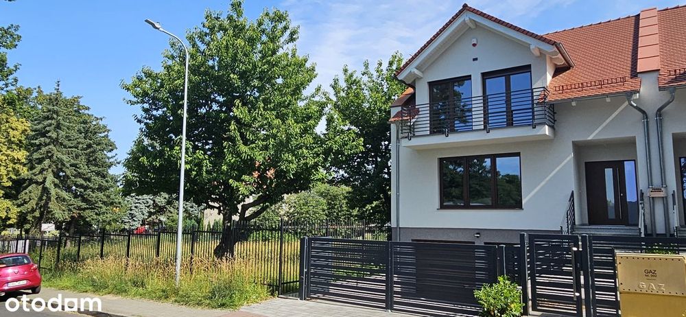 Nowy dom w zabudowie bliźniaczej w centrum Bolesławca-wysoki standard