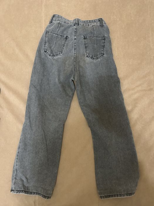 Широкие женские джинсы