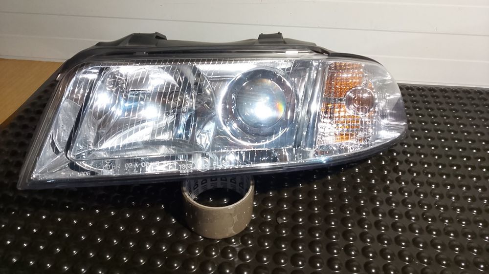 Lampa przód Audi A4 B5 lift Lewa jak nowa TYC