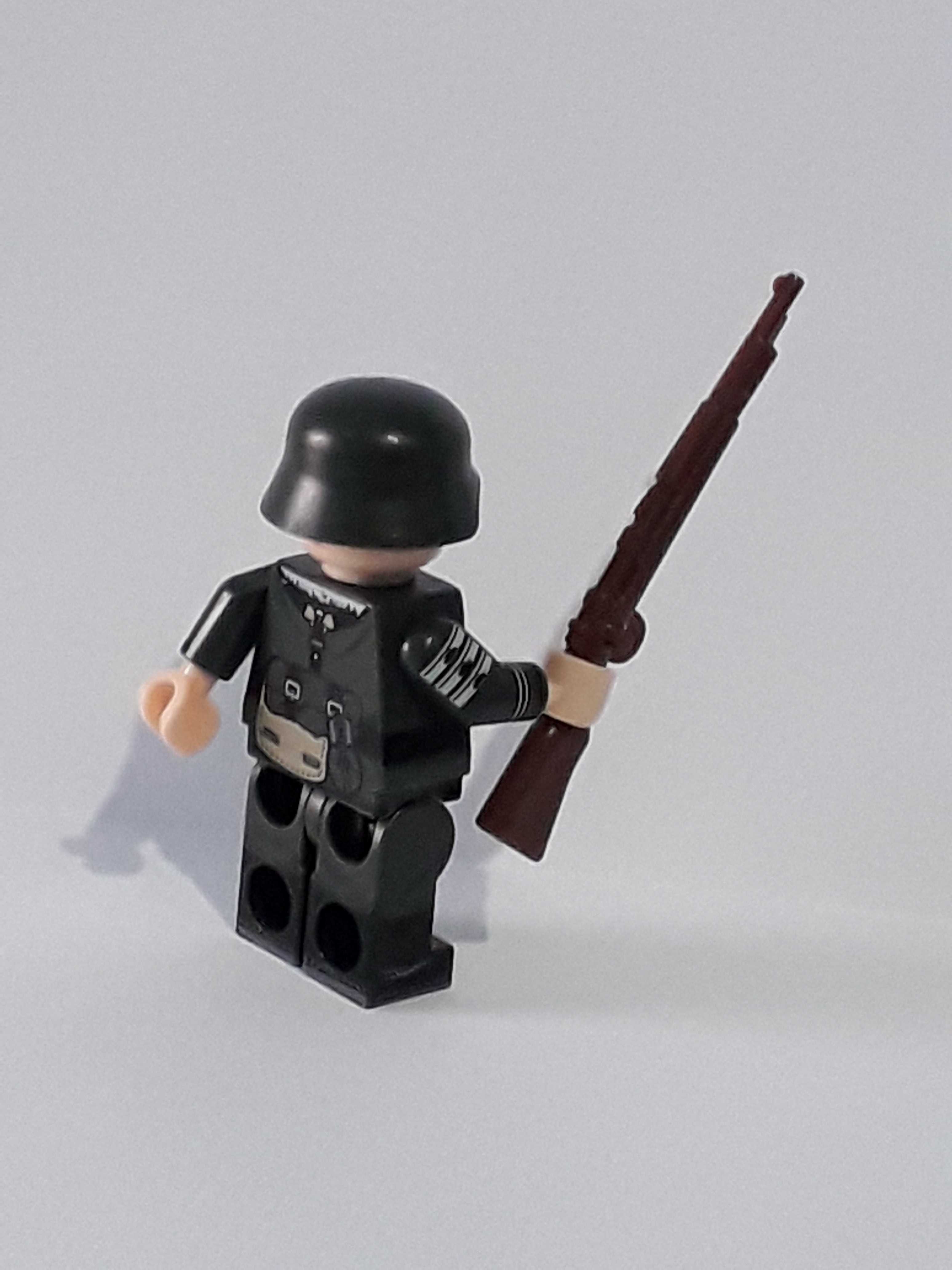 Figurka żołnierza niemieckiego z br. 4 krotny nadruk WW2 komp. z Lego