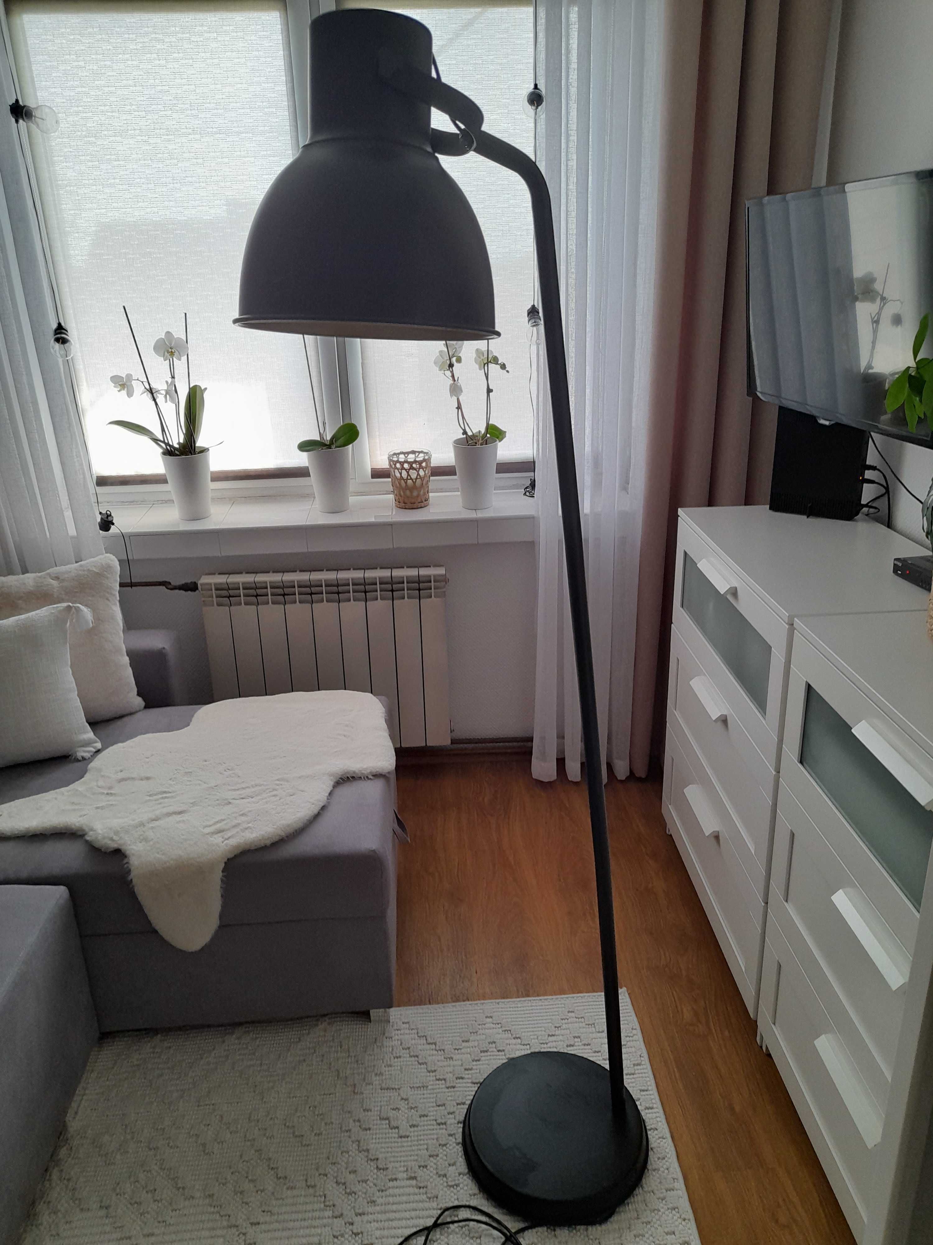 Lampa stojąca retro