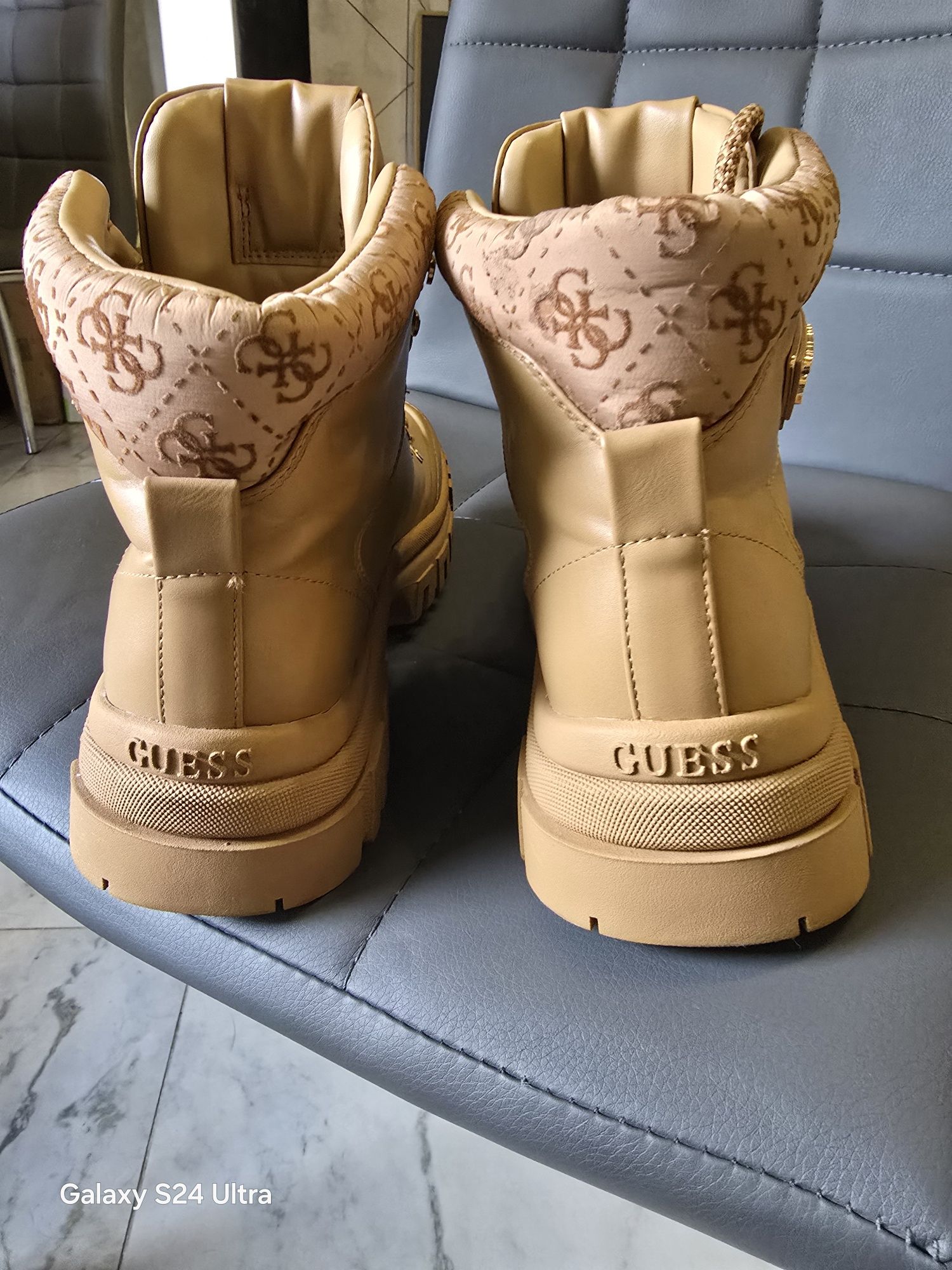 GUESS beżowe botki jak nowe