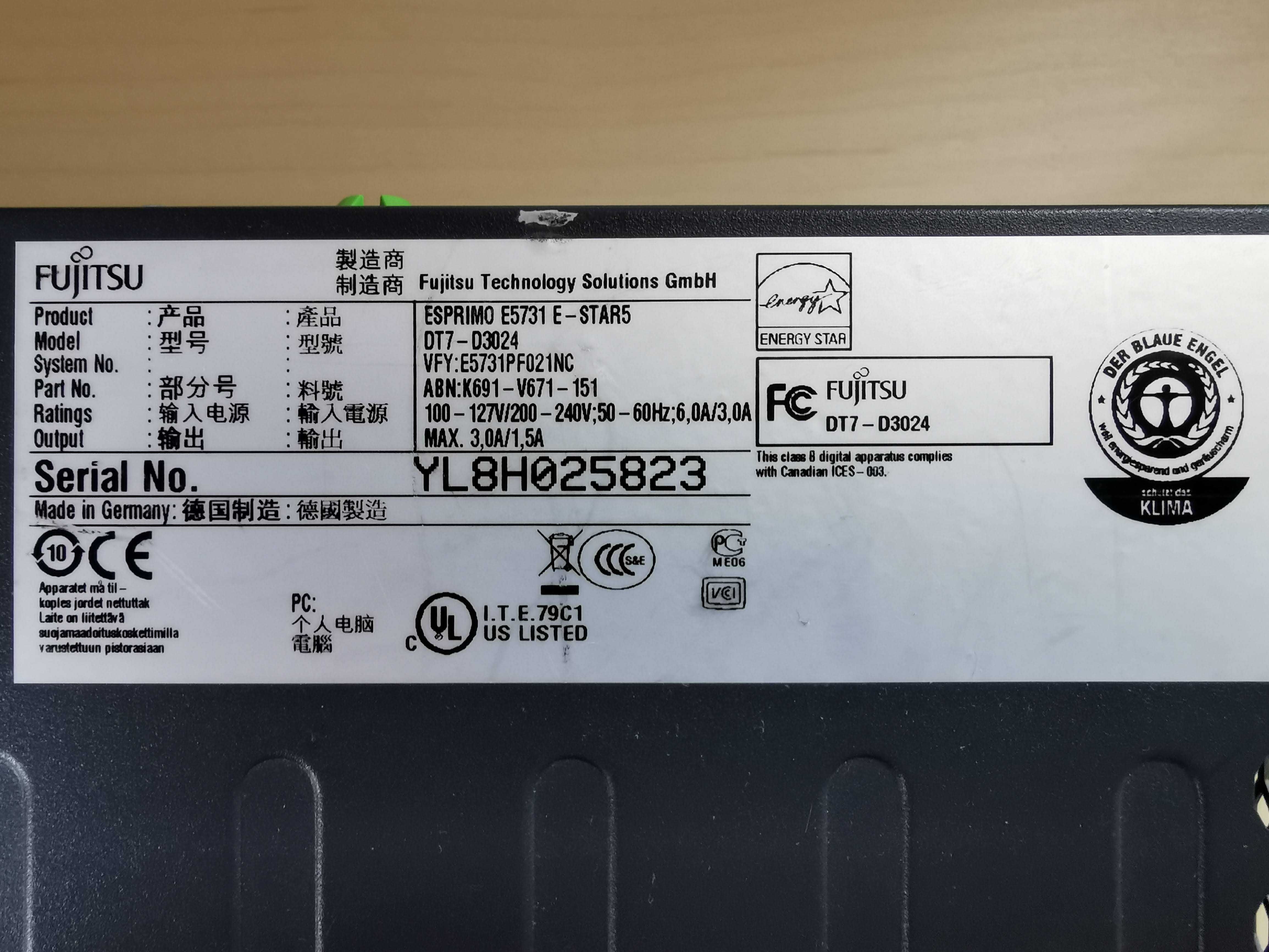 Fujitsu Esprimo E5731 C2D/4GB/120SSD/W7Pro