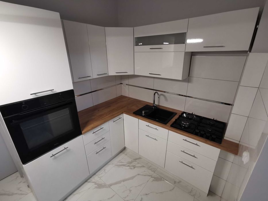 Skręcanie mebli, kuchnie ,montaż paneli, stolarka, tarasy