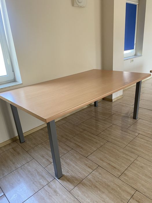 Stol duzy ,salon kuchnia ,sala