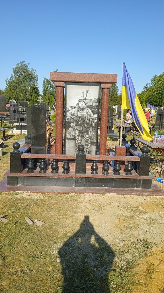 Встановлення ,виготовлення, доставка памятників власне виробництво