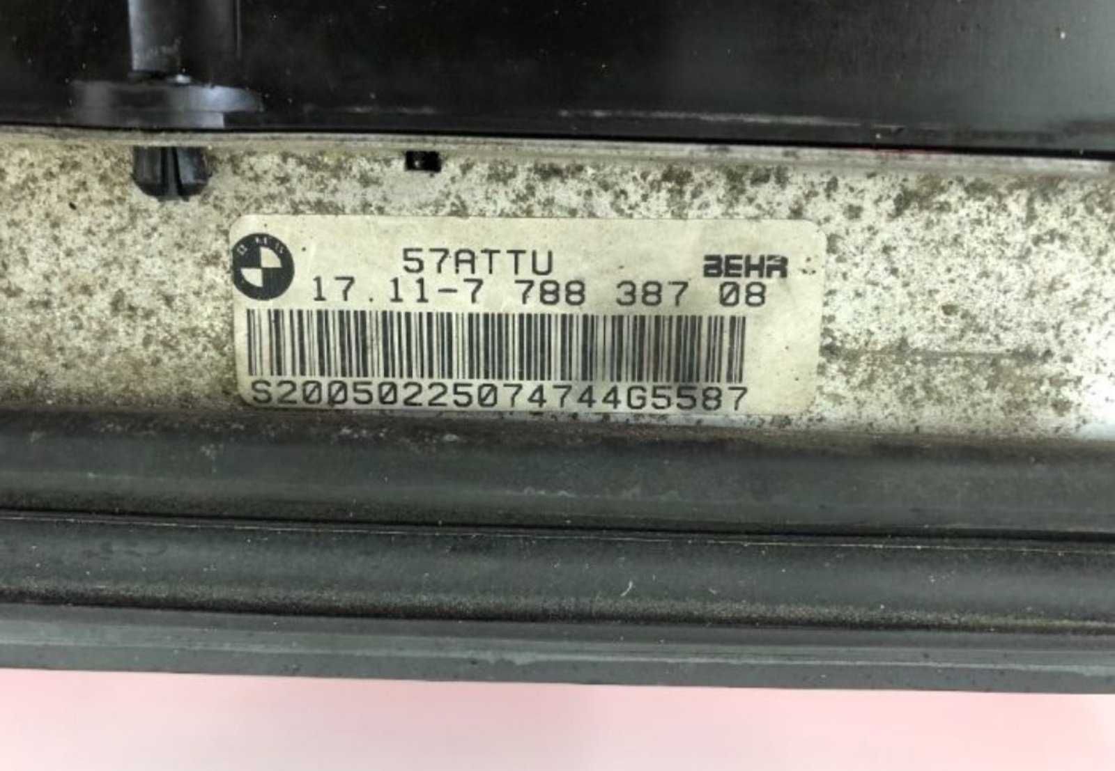 Радиатор интеркуллера BMW X5 E53 3.0d интеркулер БМВ Х5 Е53 радіатор