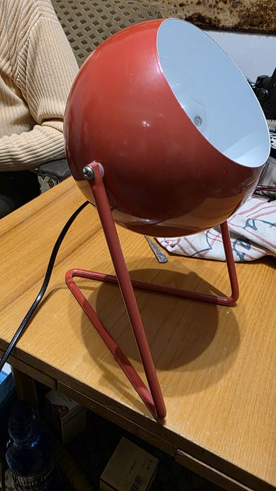 Lampa czerwona  niska stojąca
