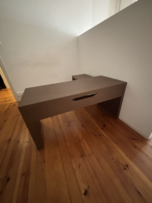 Secretarias IKEA - Malm castanha e preta
