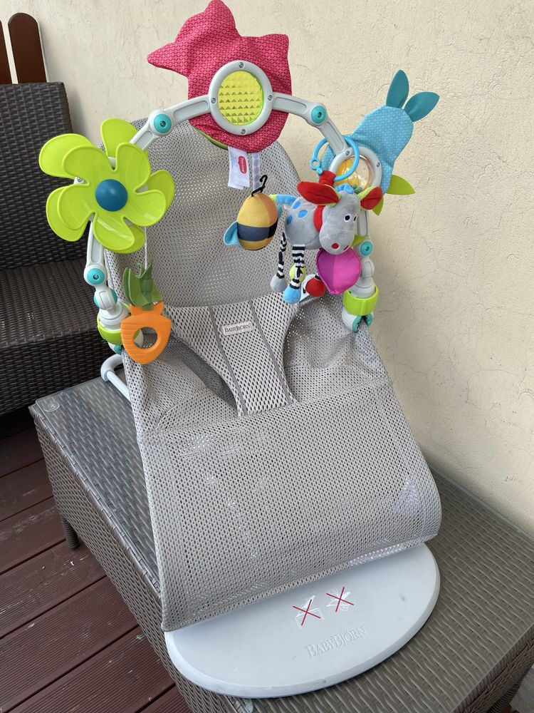 Leżaczek Bujaczek Baby Bjorn Bliss Mesh Grey Beige
