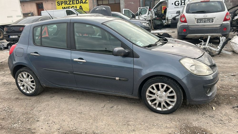 Renault Clio III wszystkie części Maska zderzak lampy błotniki pas