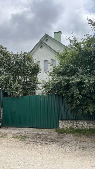 Продається будинок 6 км від міста