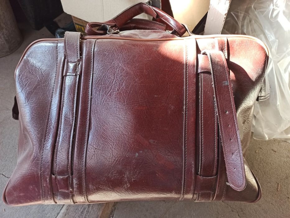 Дорожні сумки, чемодани