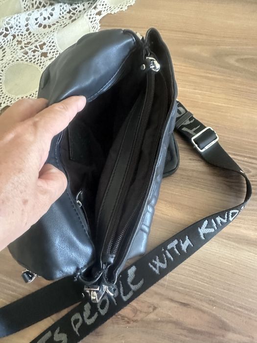 Bolsa desigual preta
