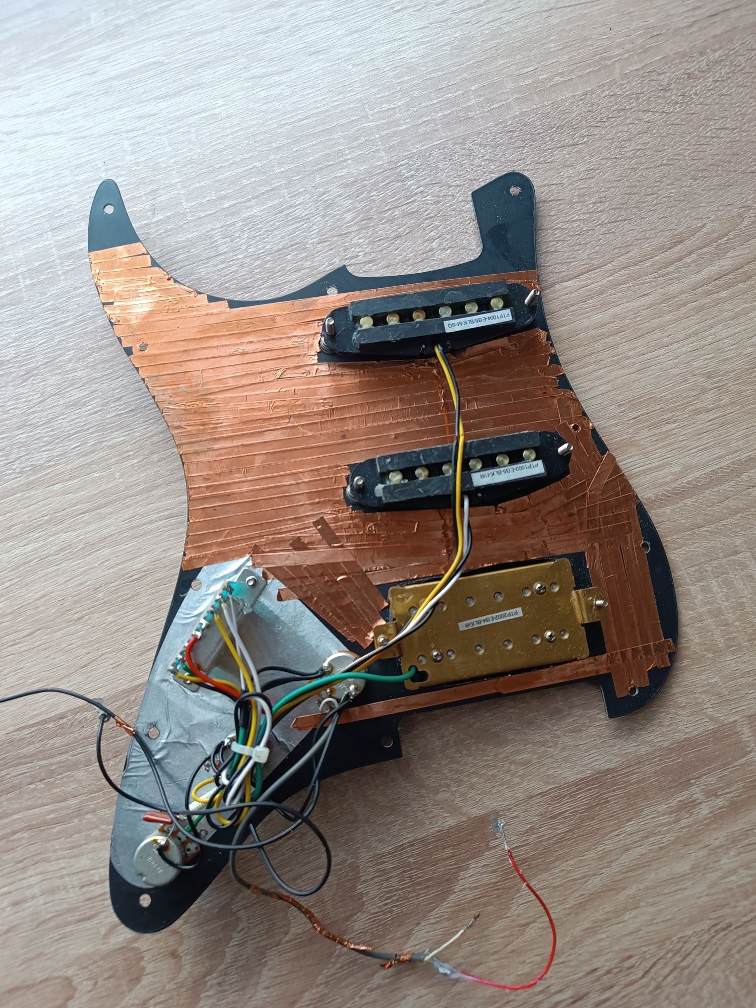 Kompletny Pickguard HSS Squier Affinity