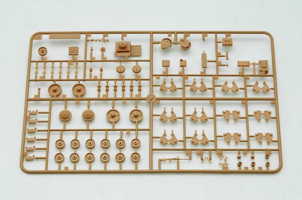 1/35 Trumpeter 00352 French tank 39(H)SA38 37mm gun+Tracks Hobby Boss