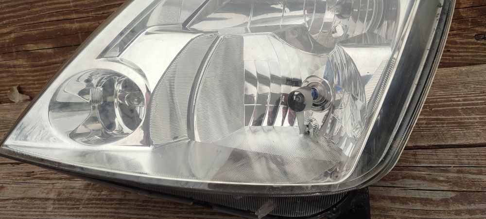 Renault Modus фари фара ліва рено модус