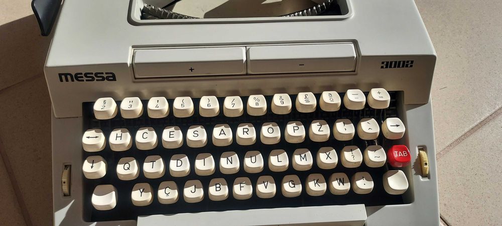 Máquina de escrever MESSA