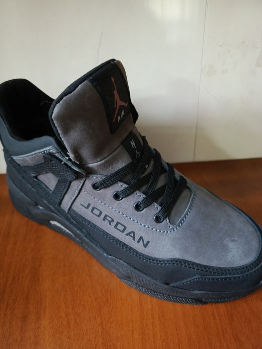 Чоловiчi зимовi кросiвки