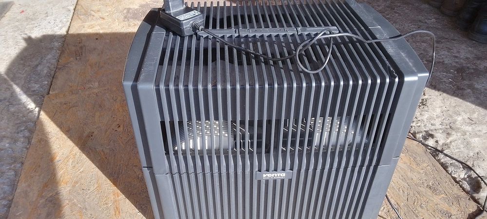 Мощный увлажнитель воздуха Venta LW44 Black