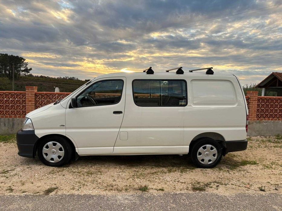 Venda de carrinha Toyota Hiace 2010