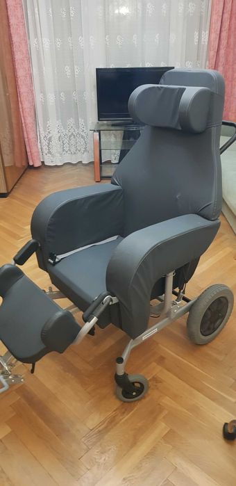 Wózek inwalidzki specjalny pielęgnacyjny CORAILLE Vermeiren 3 miesiące