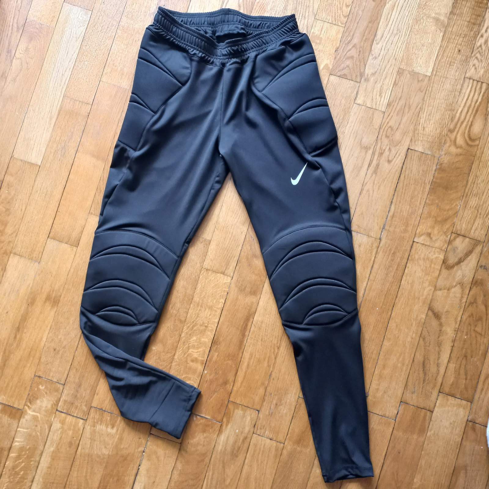 Форма воротаря Nike.