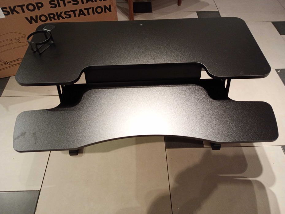 Nakładka na biurko. Desktop sit stand.