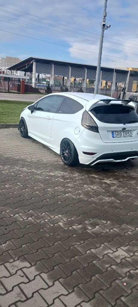 Do sprzedania fort fiesta 1.0 ecoboost 150 km proszę czytać opis