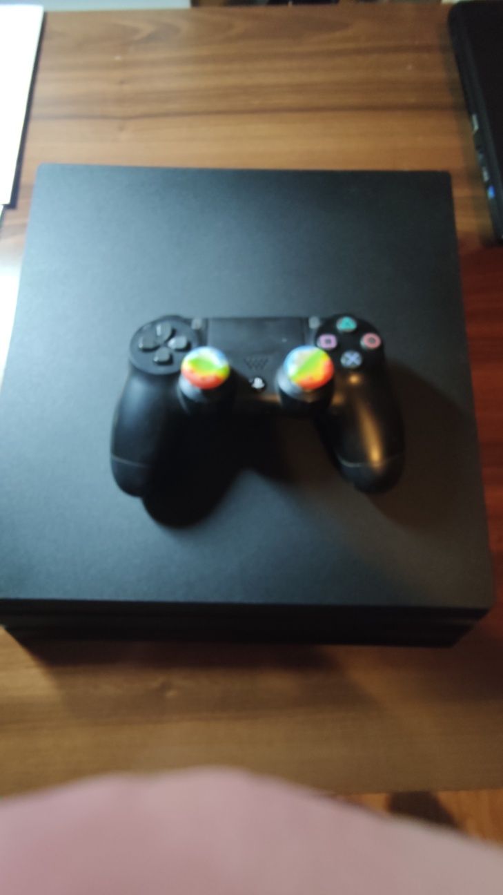 Konsola PlayStation 4 pro