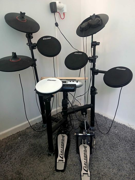 Bateria Carlsbro oferta baquetas e Fones Sony