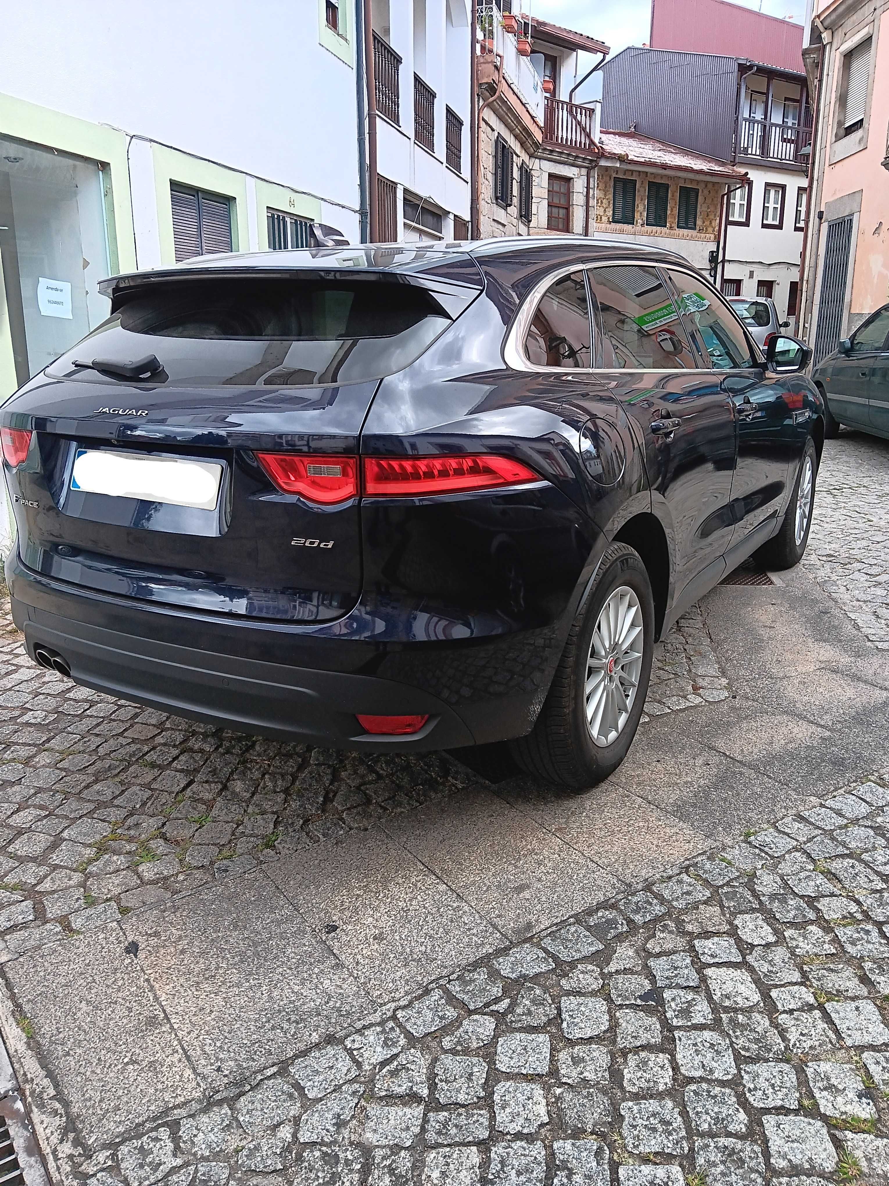 Jaguar F-Pace Automóvel Impecável