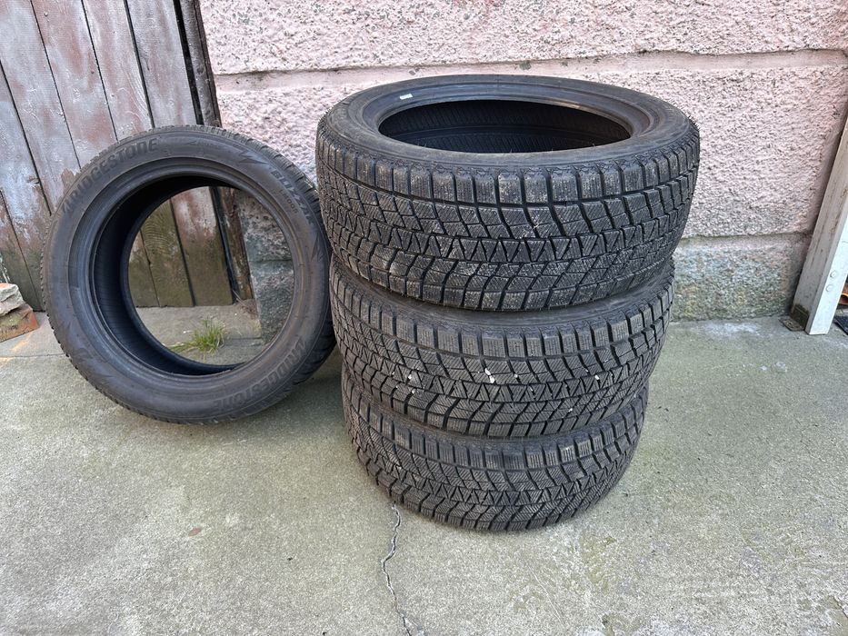 Зимова резина kapsen і bridgstone 225x50x17